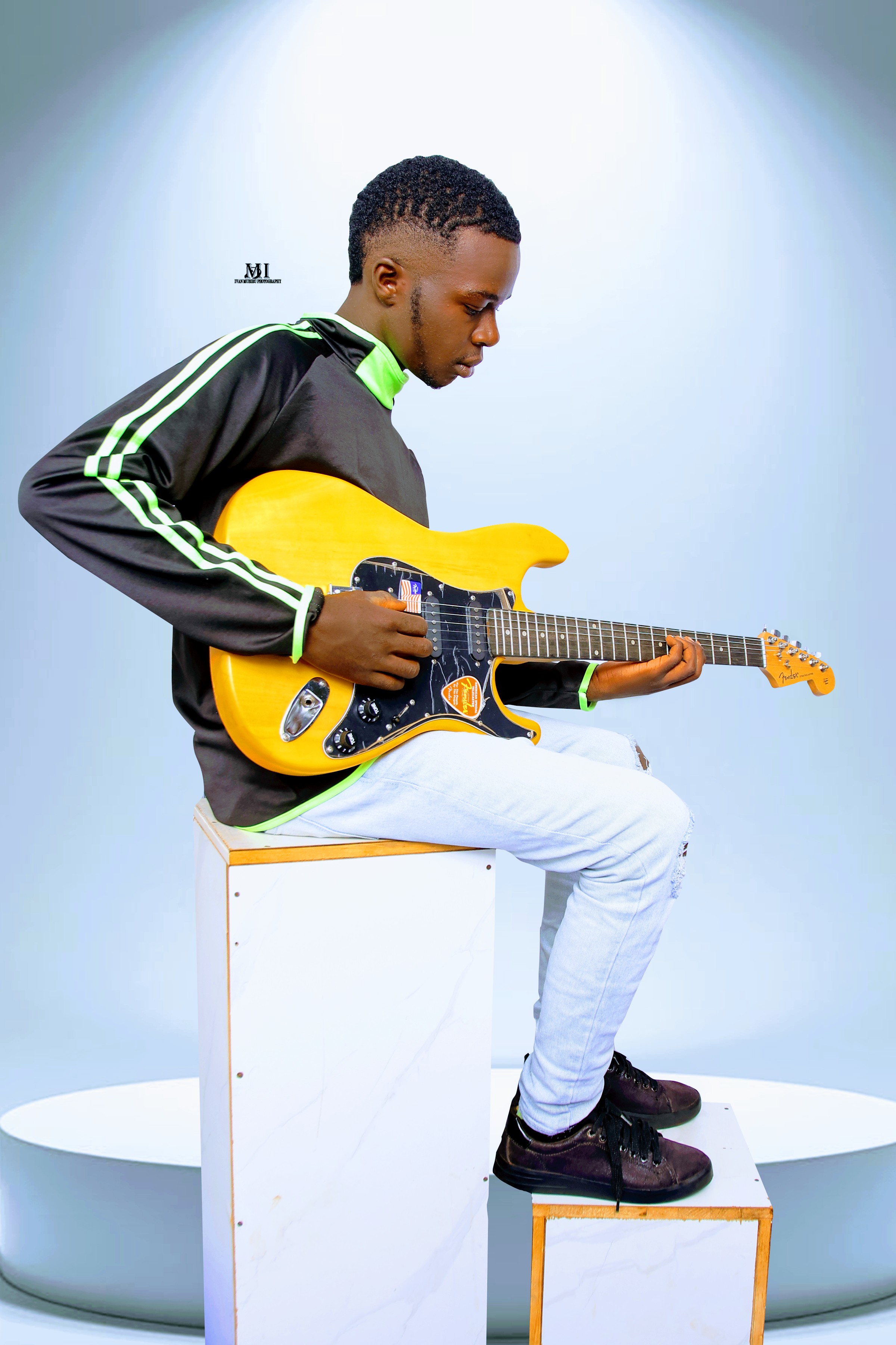 Young Gravity  music